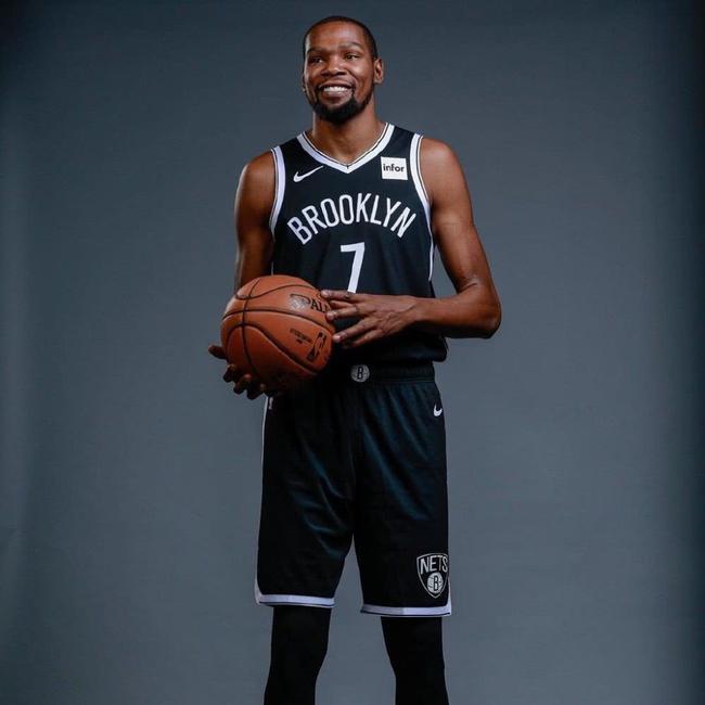 队传来两则 队传来两则